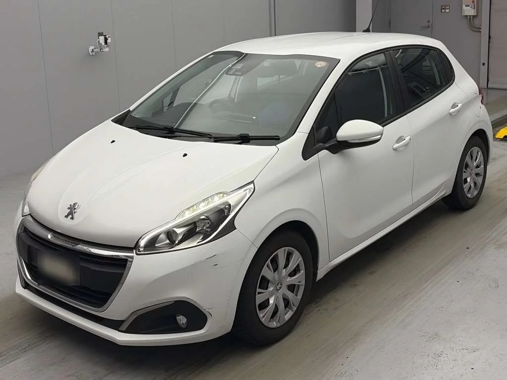 Peugeot 208  с аукциона в Японии