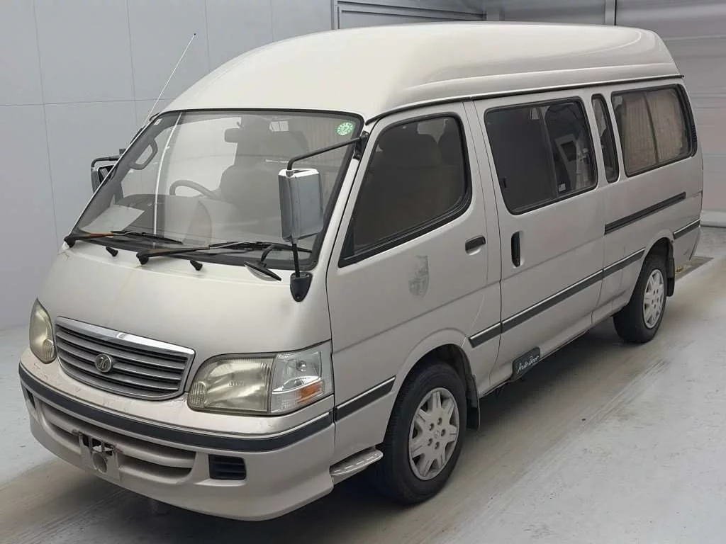 Toyota HiAce  с аукциона в Японии