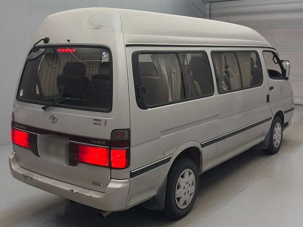 Toyota HiAce  с аукциона в Японии
