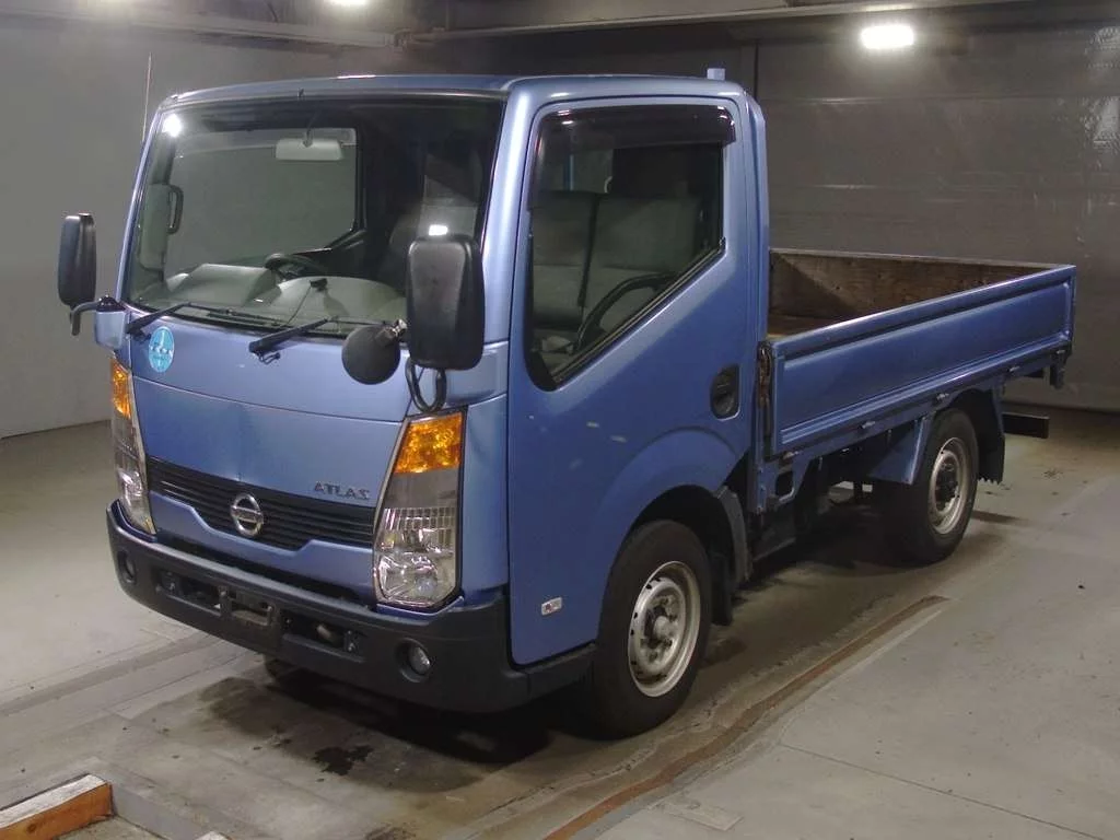 Nissan Atlas  с аукциона в Японии