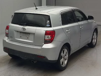 TOYOTA IST