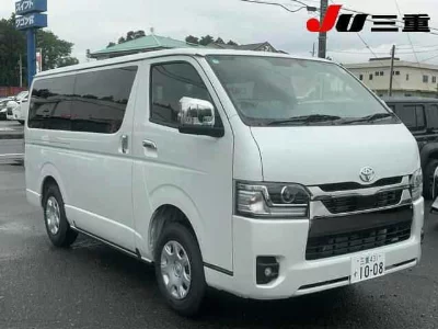 TOYOTA HIACE VAN