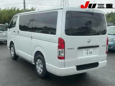 TOYOTA HIACE VAN