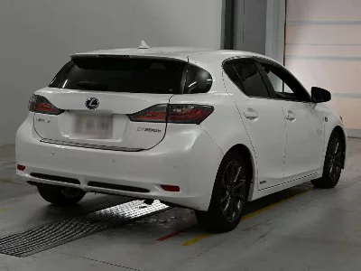 Lexus CT200h