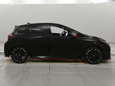 Nissan Aura