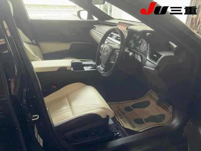 Lexus ES300h  с аукциона в Японии