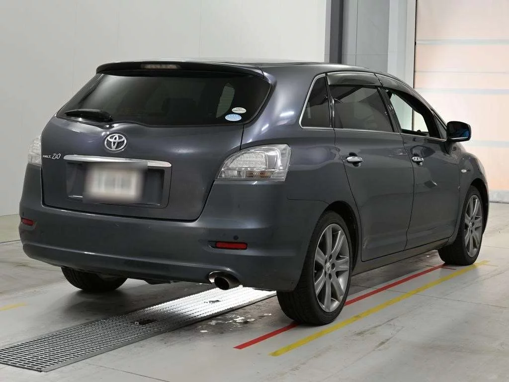 Toyota Mark X Zio  с аукциона в Японии
