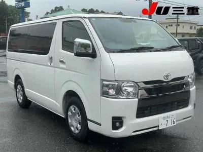 TOYOTA HIACE VAN