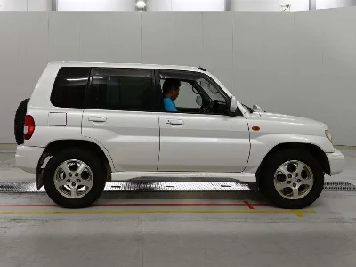 Mitsubishi Pajero iO
