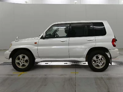 Mitsubishi Pajero iO