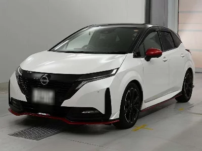 Nissan Aura