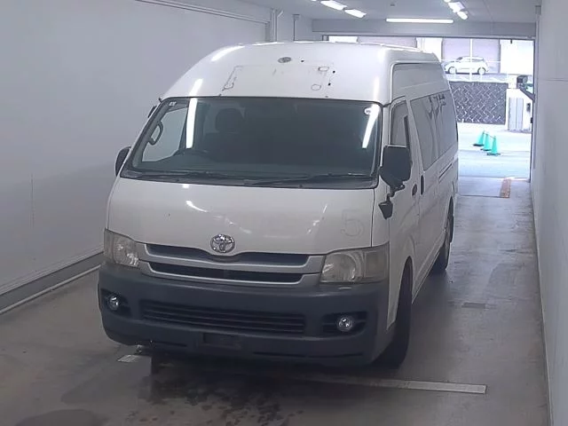 Toyota HiAce  с аукциона в Японии