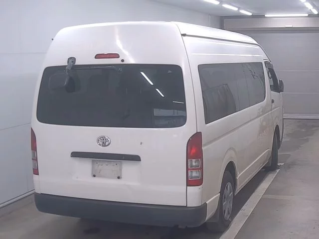 Toyota HiAce  с аукциона в Японии