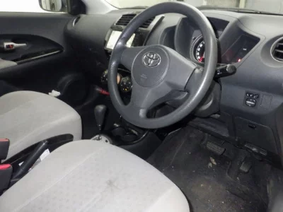 TOYOTA IST