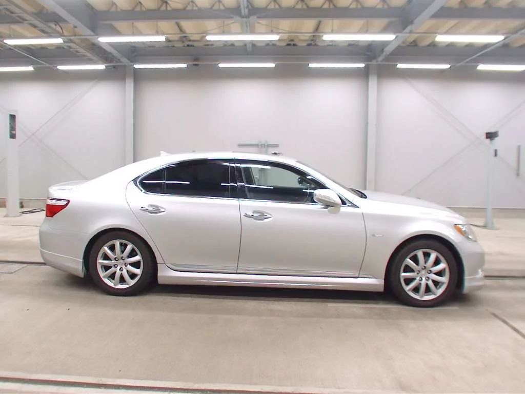 Lexus LS460L  с аукциона в Японии