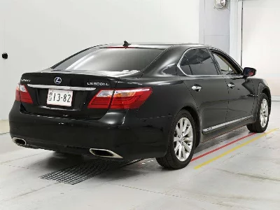 Lexus LS600hL
