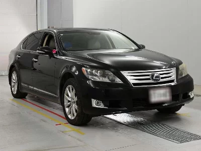Lexus LS600hL
