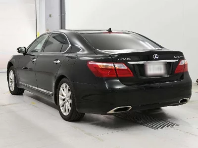 Lexus LS600hL