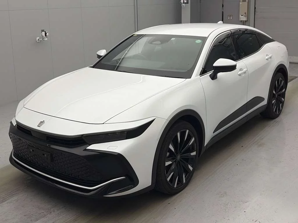 Toyota Crown Crossover  с аукциона в Японии