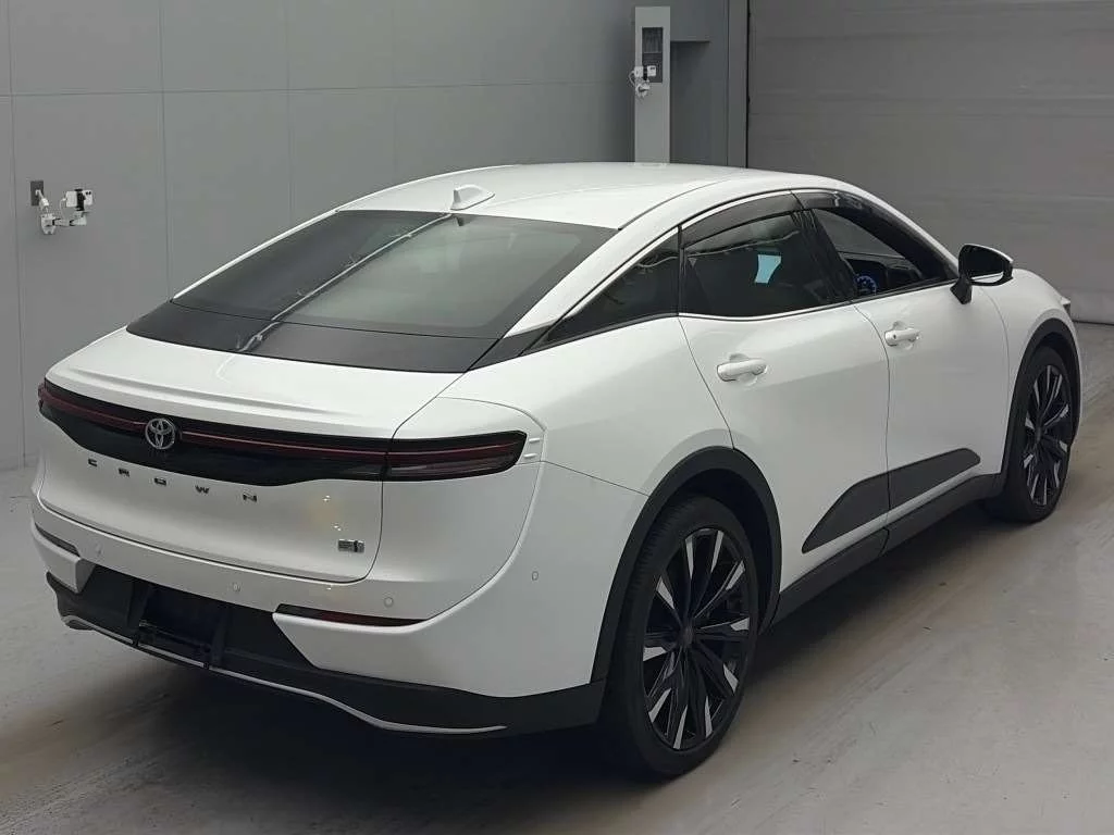 Toyota Crown Crossover  с аукциона в Японии