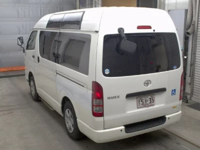 Toyota HiAce Van