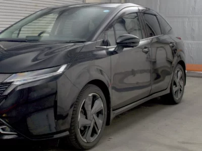Nissan Aura