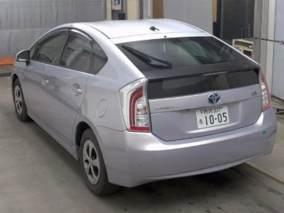 TOYOTA PRIUS