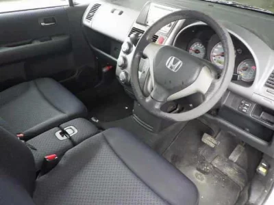 Honda Mobilio Spike