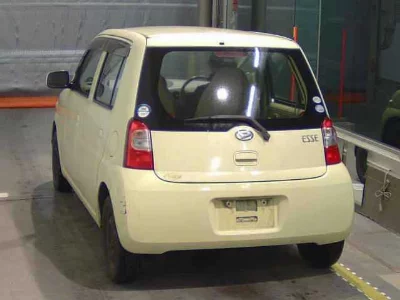 Daihatsu Esse