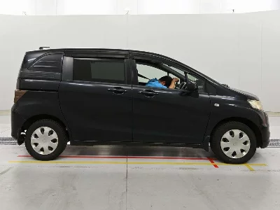 Honda Freed Spike