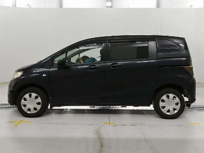Honda Freed Spike