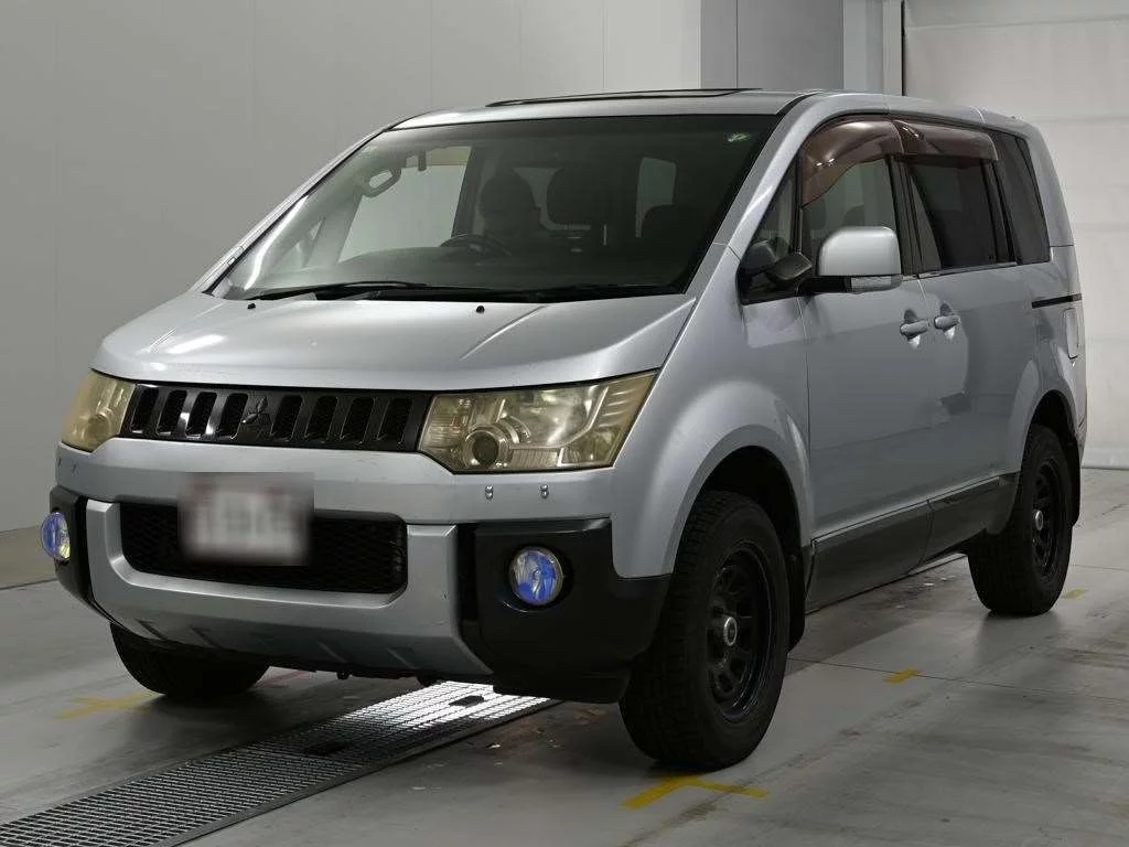 Mitsubishi Delica D:5  с аукциона в Японии