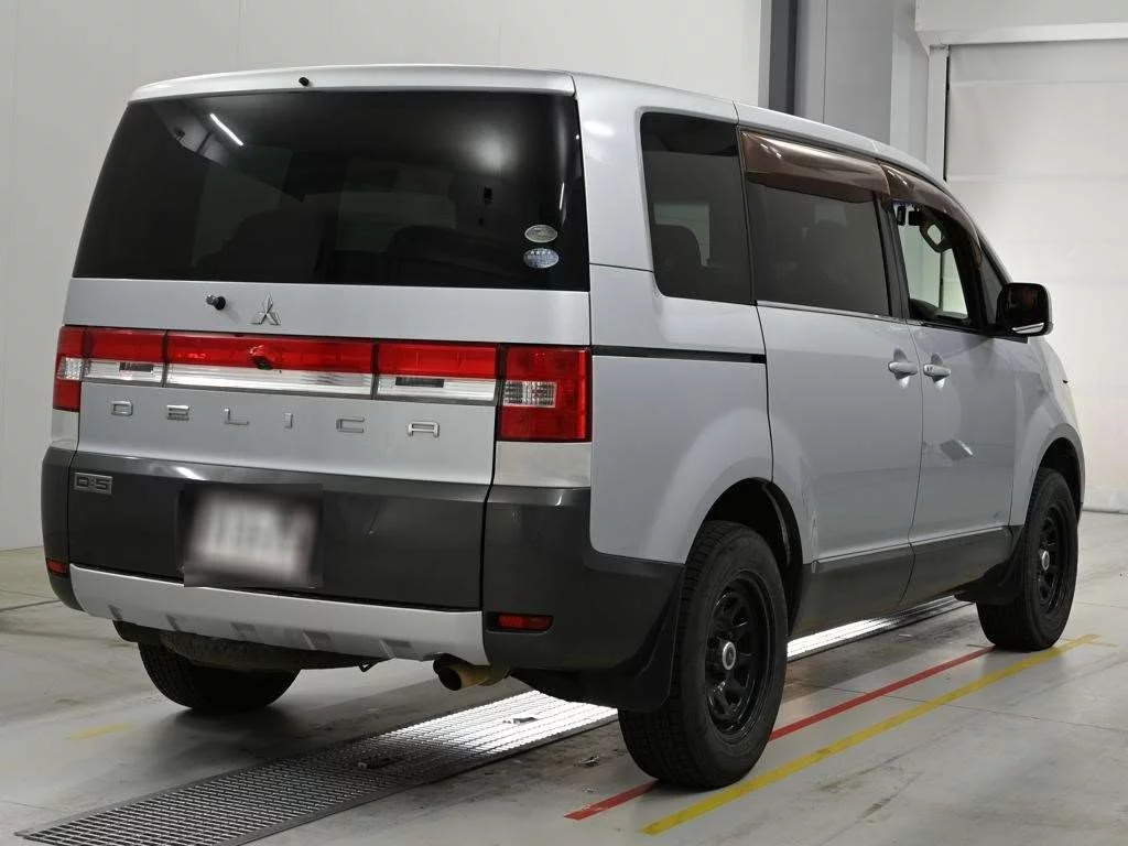 Mitsubishi Delica D:5  с аукциона в Японии