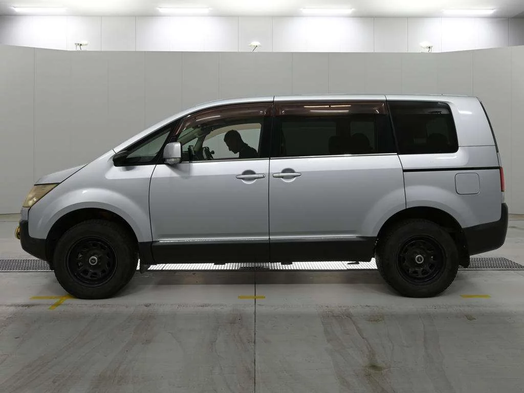 Mitsubishi Delica D:5  с аукциона в Японии