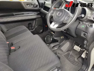 HONDA N-BOX SLASH