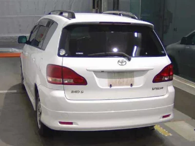 Toyota Ipsum