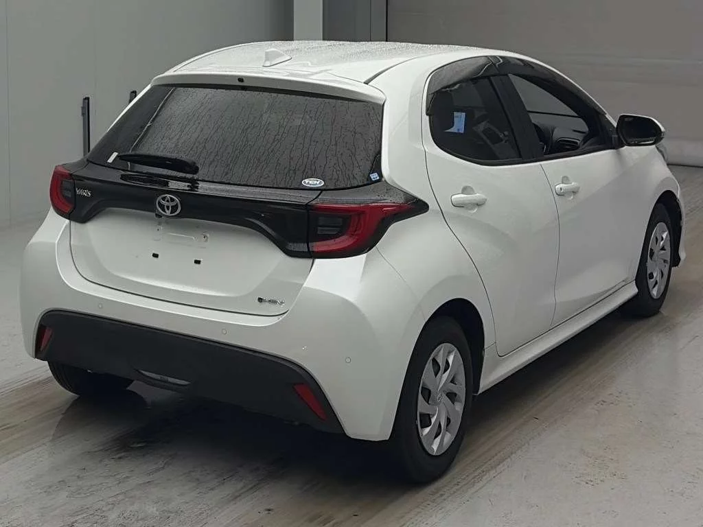 Toyota Yaris  с аукциона в Японии