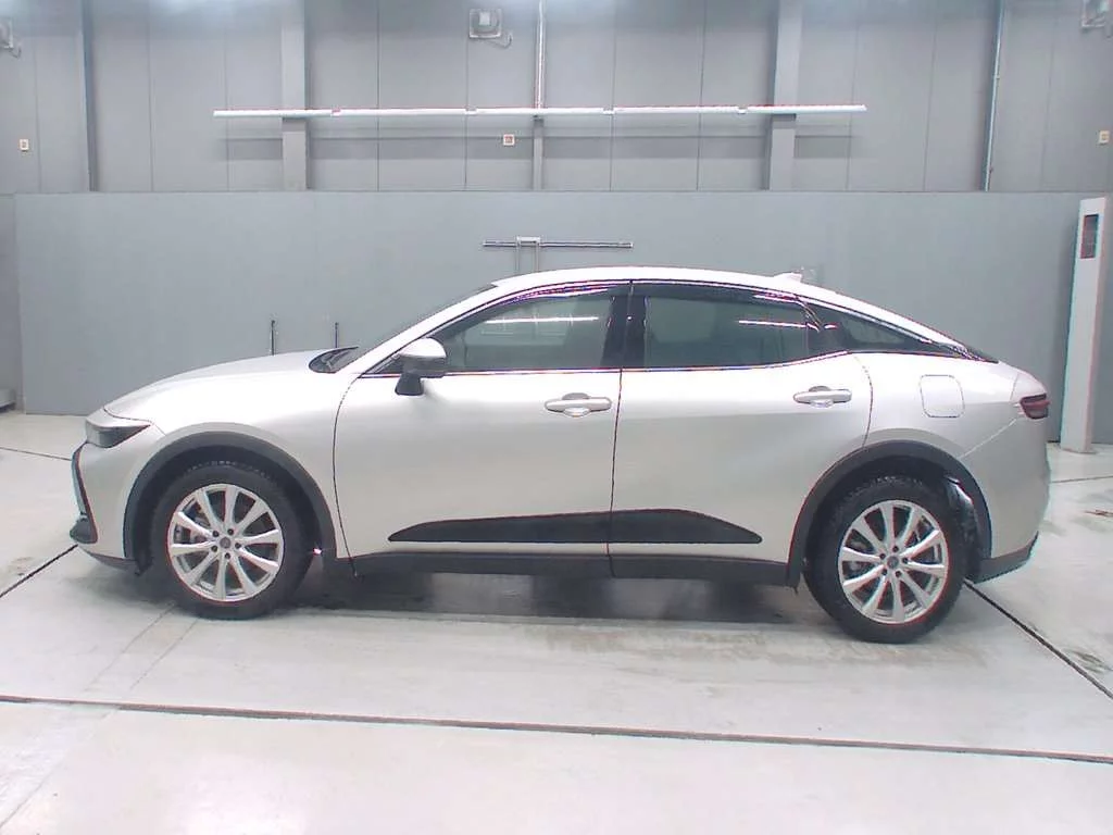 Toyota Crown Crossover  с аукциона в Японии