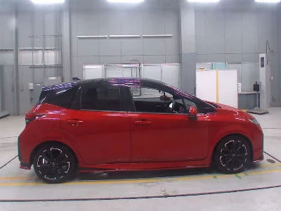 Nissan Aura