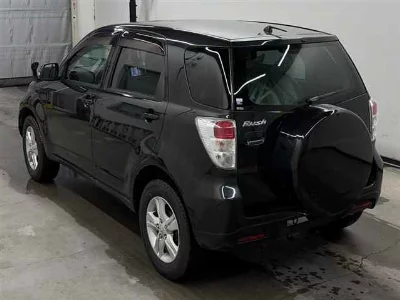 TOYOTA RUSH