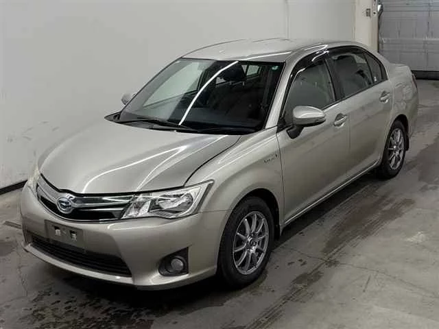 Toyota Corolla Axio  с аукциона в Японии