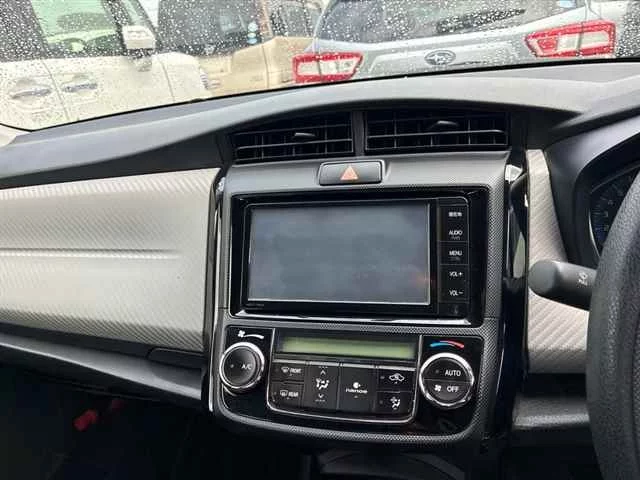 Toyota Corolla Axio  с аукциона в Японии