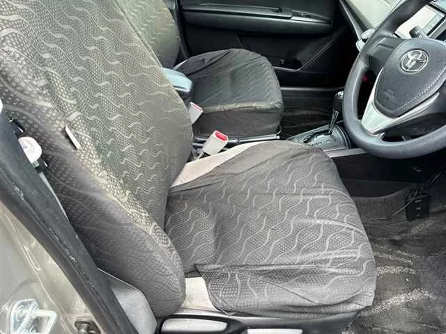 Toyota Corolla Axio  с аукциона в Японии