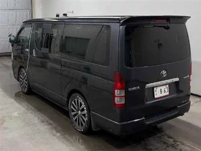 TOYOTA HIACE VAN