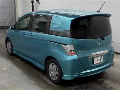 HONDA FREED SPIKE HYBRID
