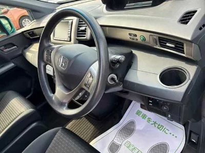 HONDA FREED SPIKE HYBRID