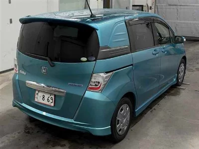HONDA FREED SPIKE HYBRID