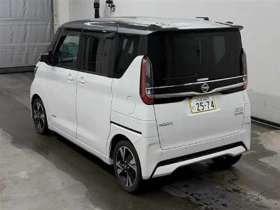 NISSAN ROOX