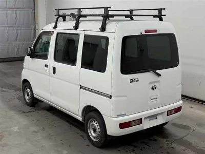 TOYOTA PIXIS VAN