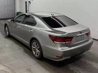 Lexus LS600h